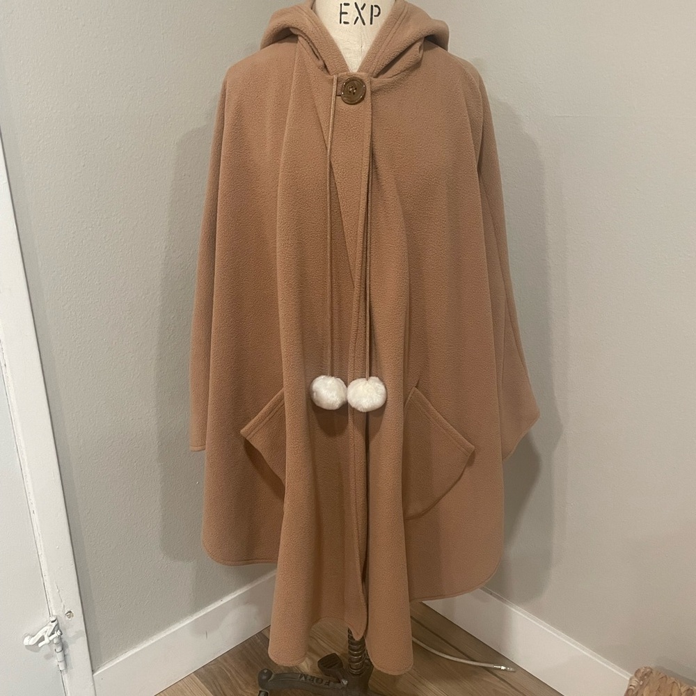 Le Monde XL Women’s Cape Coat